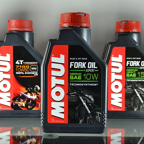 Масло вилочне Motul Fork Oil Expert Medium 10W (1л)