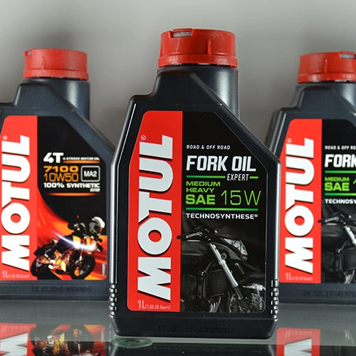 Масло вилочне Motul Fork Oil Expert Medium/Heavy 15W (1л)